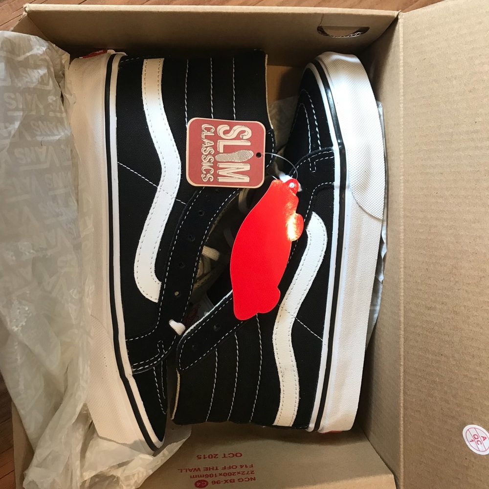 NWT SK8- High Vans Core Classics Black and White